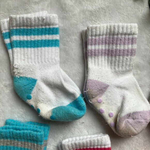 Free w/ Purchase | Baby 6-12M Non-Slip Grip Socks Bundle | 7-8cm | Mixed Colours - Picture 2 of 7